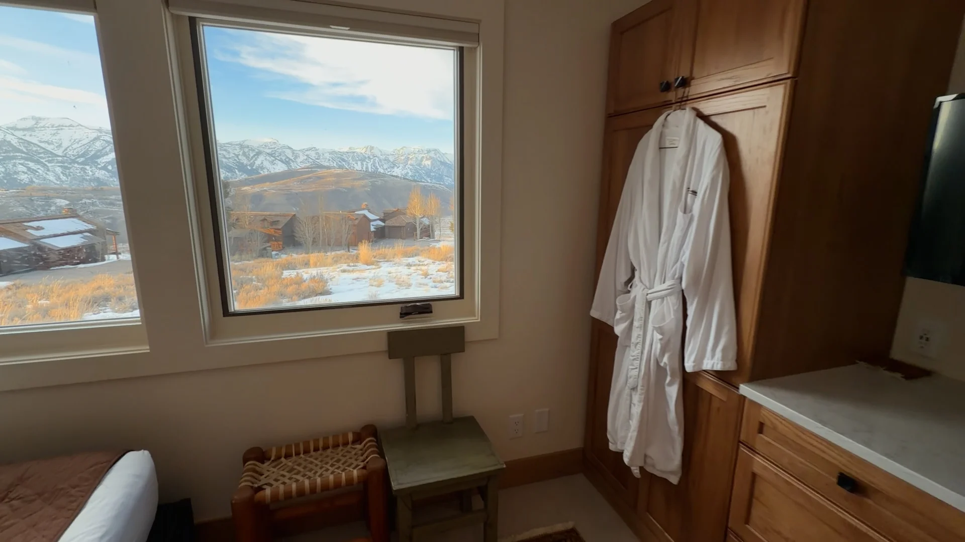 Twin bedroom details - Spring Creek Ranch Jackson Hole